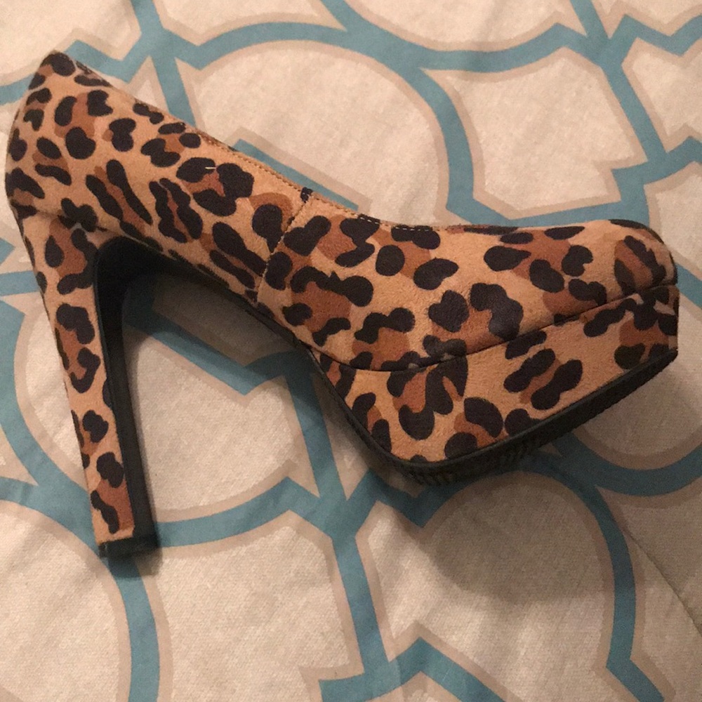 Shoes - Picture 3 of 3